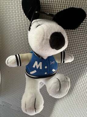 Peanuts Snoopy Plush Met Life Sunglasses Letterman Jacket MetLife 6"